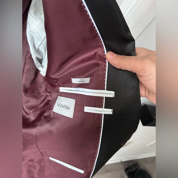 Burgundy tuxedo - Picture 2 of 2